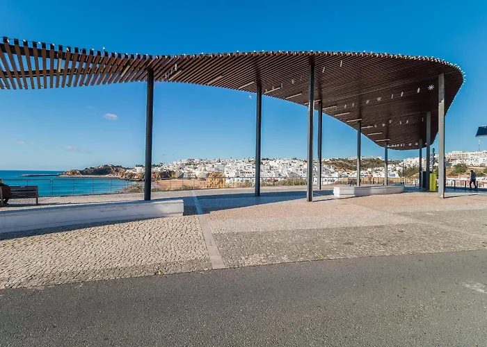 Open Space Armação de Pêra