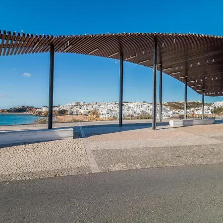 Open Space Armação de Pêra